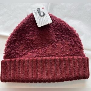 Lululemon NWT Ombré Knit Textured Beanie Maroon One Size